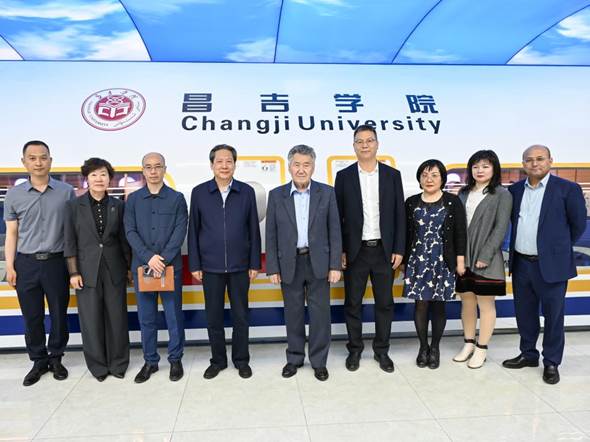 说明: /__local/8/34/73/F76AB7B339DDB612CDD234E6203_B61A8328_190DD.jpg